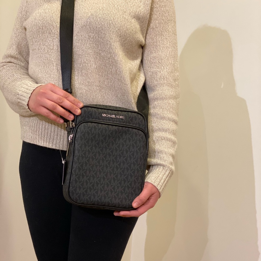 ⛔️SOLD⛔️MK MD FLIGHT BAG CROSSBODY